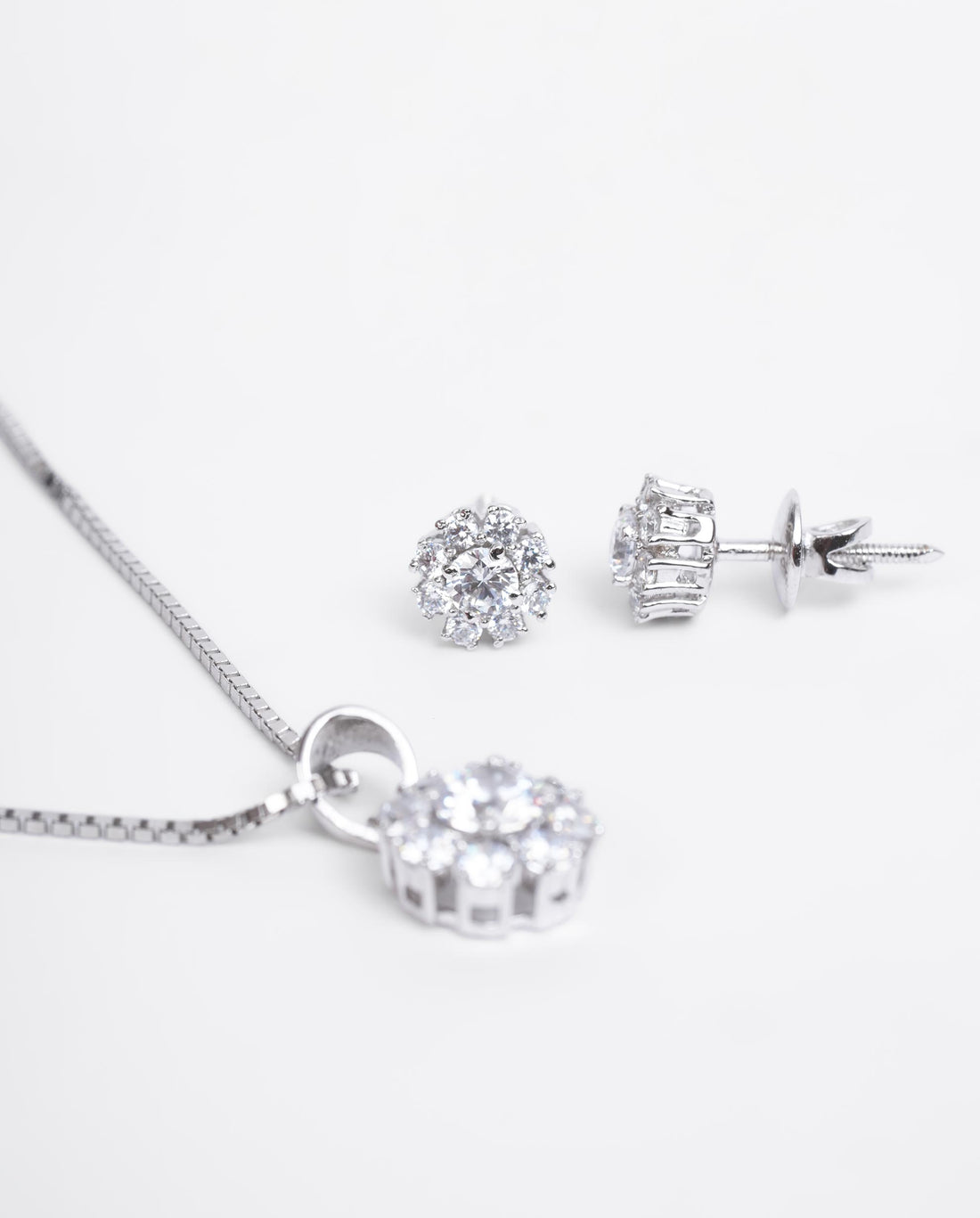 Frosted Flower Pendant Set